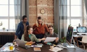 Descubre los KPIs gestión de proyectos más útiles y aprende a definir indicadores que te ayuden a tomar mejores decisiones.